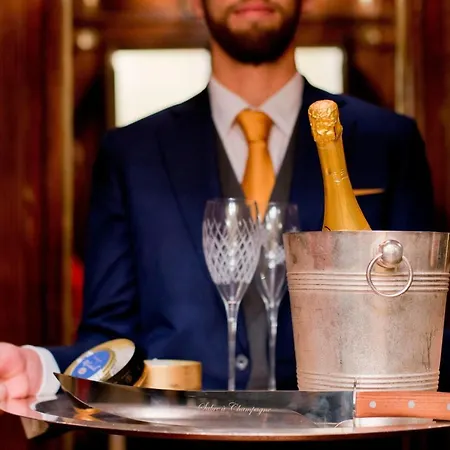 Ξενοδοχείο The St. Regis 5*