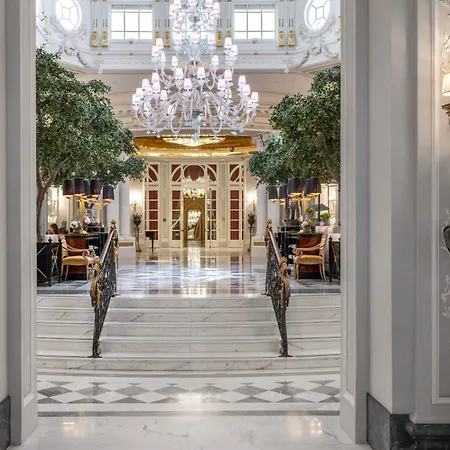 Ξενοδοχείο The St. Regis 5*