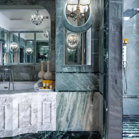 The St. Regis Szálloda 5*