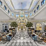 The St. Regis Szálloda